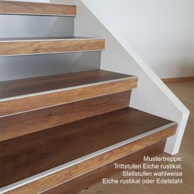 Treppe mit Edelstahl Stellstufen